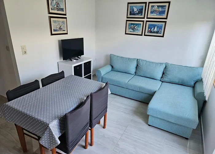 Apartman Family-friendly With Swimming Pool Barbat, Rab - 4951 *