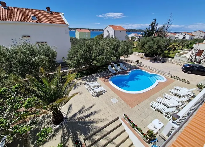 Family-friendly With Swimming Pool Barbat, Rab - 4951 アパート